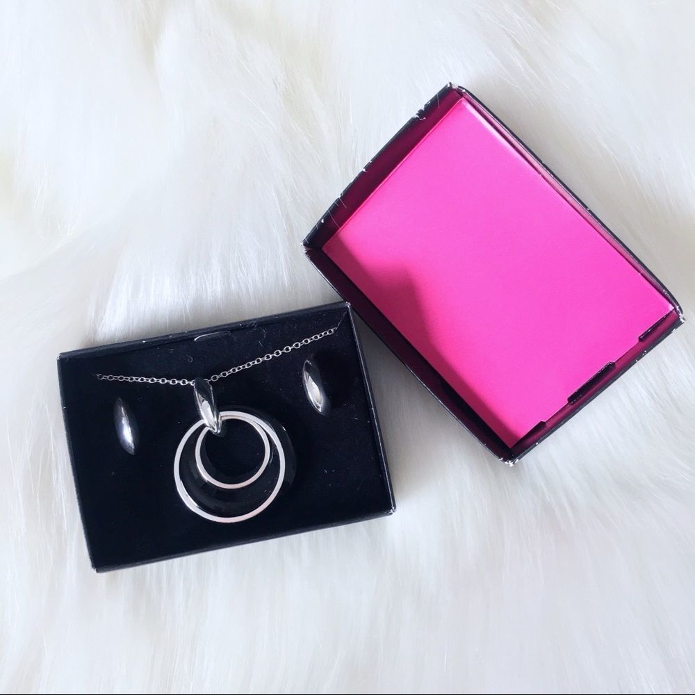 Gorgeous Sterling Silver Earring & Necklace Set